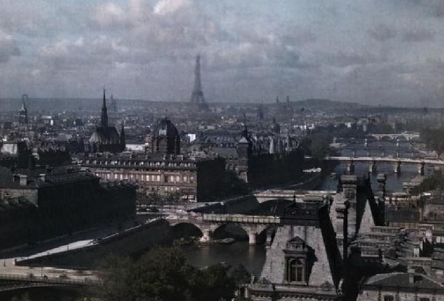 法国埃菲尔铁塔具体介绍，曾被认为是巴黎最大败笔