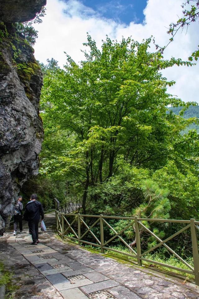 大理苍山游玩攻略，大理苍山旅游攻略自助游（大理苍山游玩攻略）