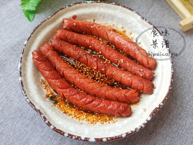 火腿腸不要直接吃，教你3種簡單做法，香辣又過癮，上桌就被掃光 熱愛美食 第6张