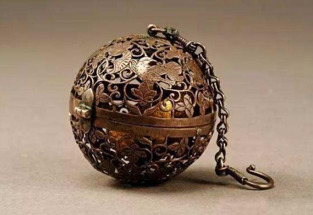 陶瓮，老农挖出一普通陶罐