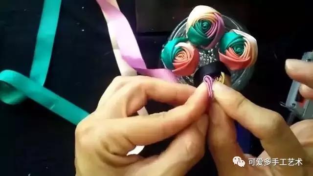 三色丝带玫瑰花朵做法大全，浪漫酷炫的三色丝带玫瑰