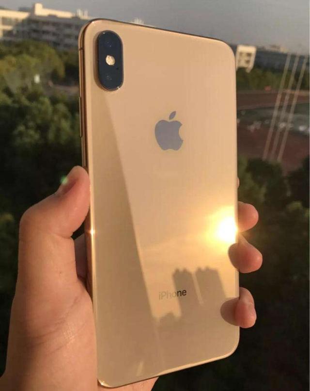 苹果手机xsmax，iphone xsmax缺点和优点（iPhoneXsMax半年深度体验7个优点和缺点）