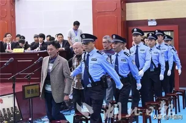 35名保安打死17岁少年处理结果，围观35名保安打死少年后续