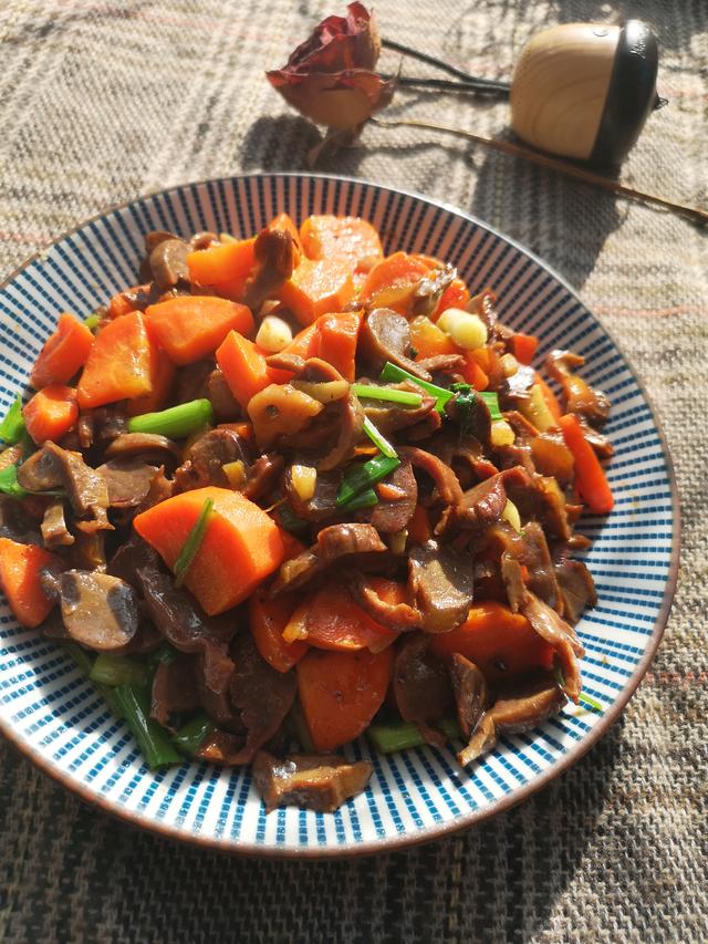 鸡胗的家常做法，鸡胗都有哪些家常做法（鸡胗最过瘾的家常做法）