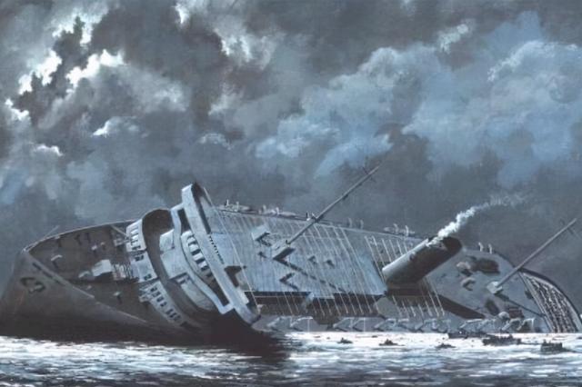 万吨巨轮瞬间被巨浪掀翻然后沉没，万吨巨轮遭遇飓风沉入太平洋