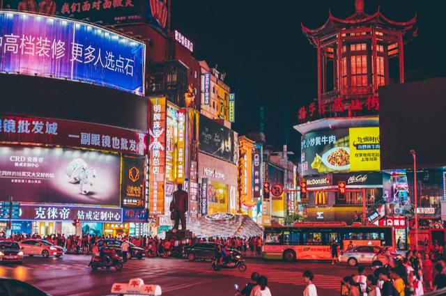 长沙有什么好玩的旅游景点，长沙市哪些旅游景点值得去（最值得去的10个景点）