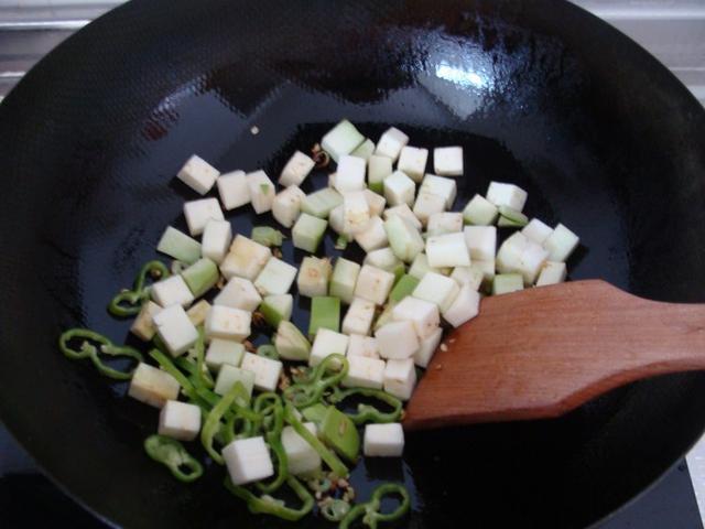 西红柿鸡蛋捞面，鸡蛋豆角番茄捞面家常做法（学会这道美味的番茄鸡蛋捞面）