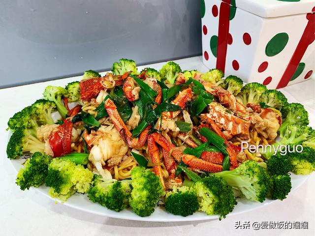 龙虾伊面的做法，姜葱龙虾伊面做法（上班族也可以有的快手主菜）