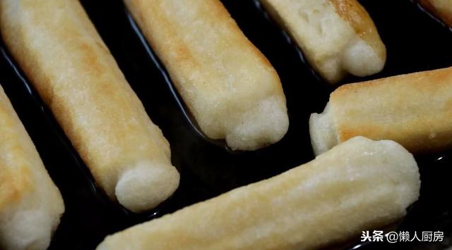 传统老红糖年糕的做法，小时候最爱吃的红糖年糕条