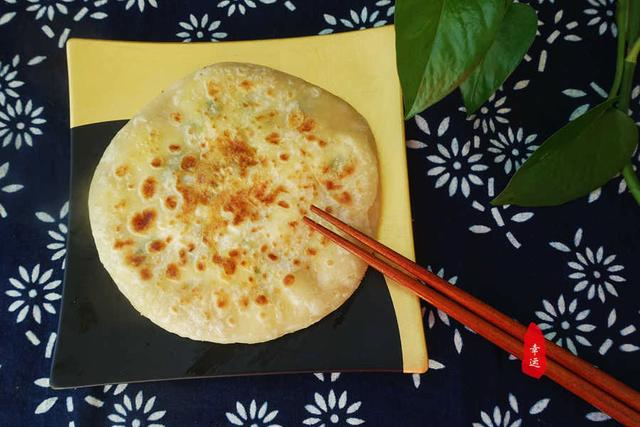 鸡蛋饼制作方法，制作鸡蛋饼的方法和步骤（全程10分钟解决全家早餐）