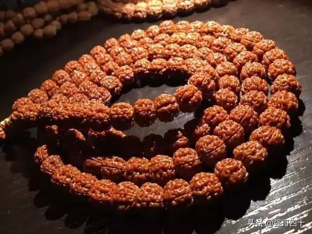 文玩手串怎么盘玩最好，八大热门手串正确把玩姿势