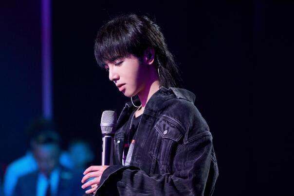 疯人院华晨宇外国人反应，华晨宇的阿卡贝拉版疯人院