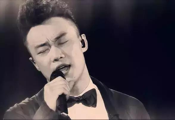 小脸型适合什么样的发型图片，看脸型选发型才是王道（量感小的脸型适合的发型）