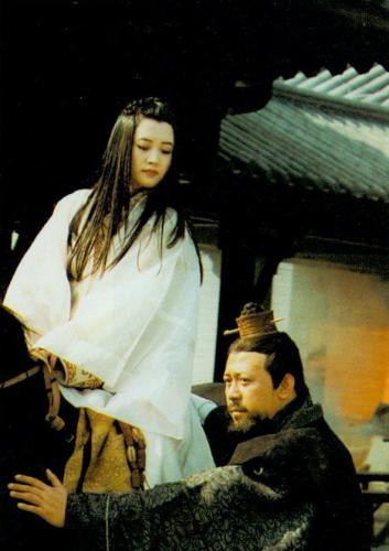 许晴最近近照曝光，穿蕾丝上衣有点撑的既视感