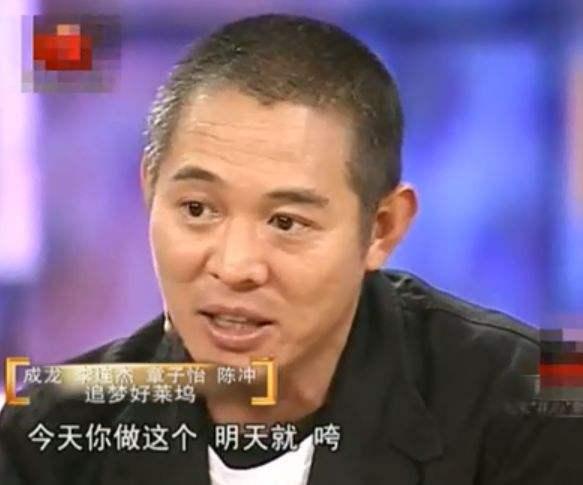 李连杰现在在哪里，功夫巨星李连杰现在哪里生活（与杨紫琼亲密合影感情好）