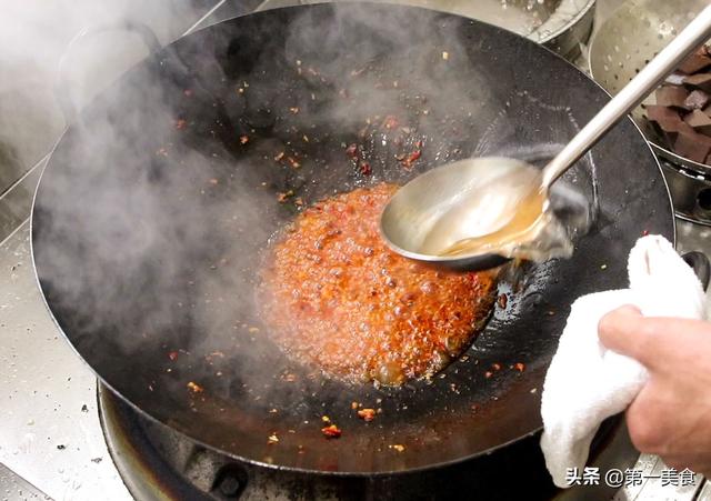 麻辣鸭血的做法，怎样做麻辣鸭血才好吃（鲜香滑嫩不破碎）