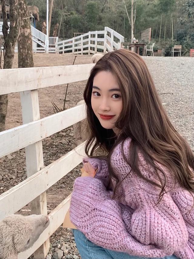 肤色暗黄的人适合染奶茶色发色吗，这5款让黄皮相见恨晚的发色