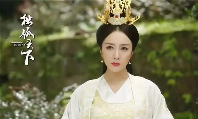 李依晓承认整容，李依晓整容真实经历（《扶摇》大师姐李依晓自曝整容5次）