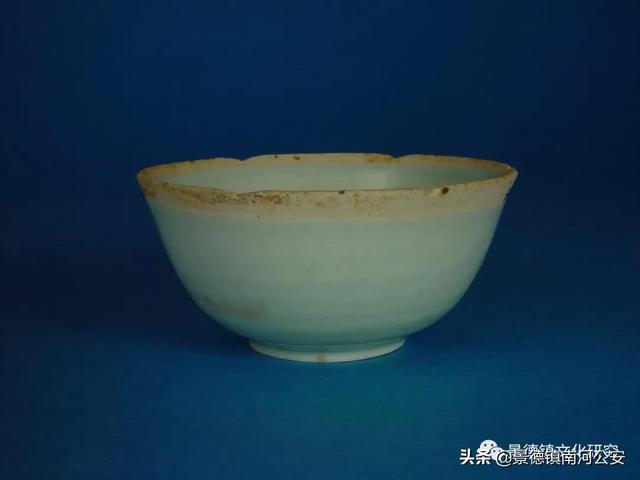 白瓷起源于什么时候的瓷器，瓷器釉彩的品种及其起源
