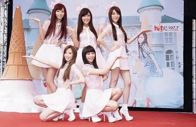 陈柏霖与绯闻女友曾坚称只是朋友，陈柏霖为绯闻女友庆生