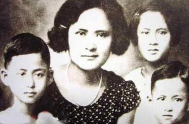 泰国拉玛九世功绩，从傀儡到在泰国“封神”