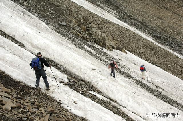 高帮轻便登山靴，如何选择最佳徒步鞋以及保养要点