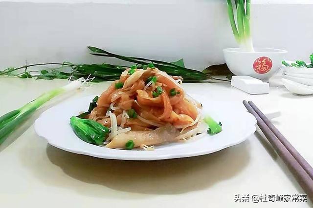 干炒河粉家常做法怎么做，街头美食炒河粉的家庭版做法20年经验厨师告诉你教程/记得收藏