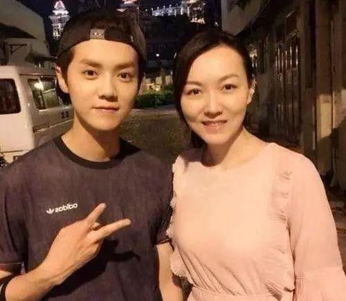 明星与父母合照，杨迪刘诗诗