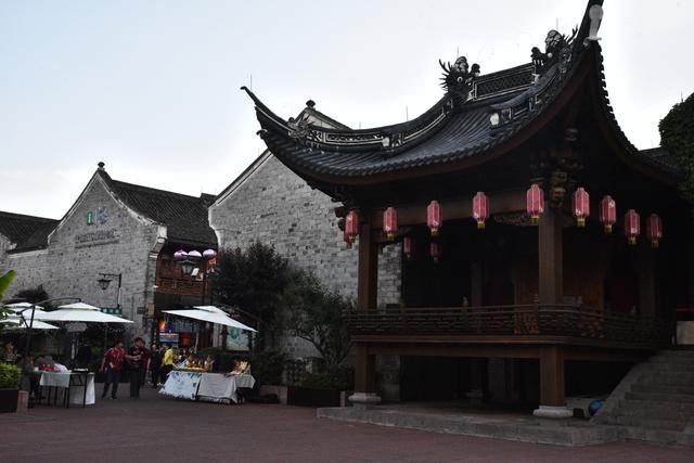 宁波旅游美食一条街，外地人来宁波最爱去的美食街