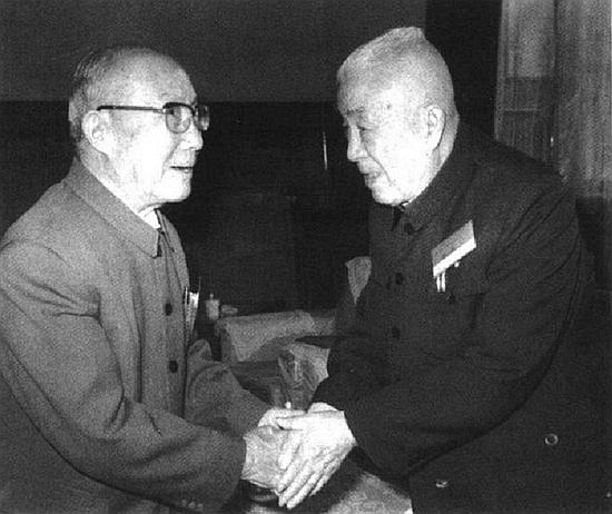 50年郑洞国去中南海赴宴，50年郑洞国去中南海赴宴