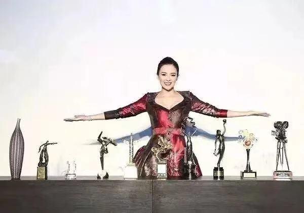 12年前章子怡为何与霍启山分手，与霍启山相恋3年