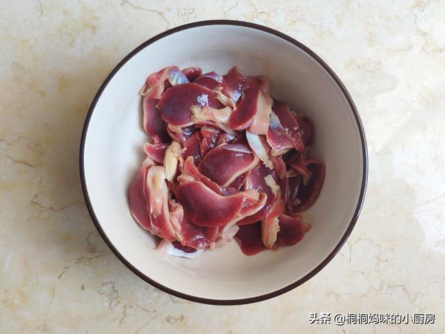 鸡胗怎么炒好吃，鸡胗怎样爆炒好吃