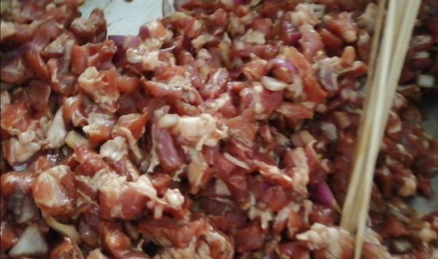 烧烤肉怎么腌制好吃，烧烤腌肉最简单的方法