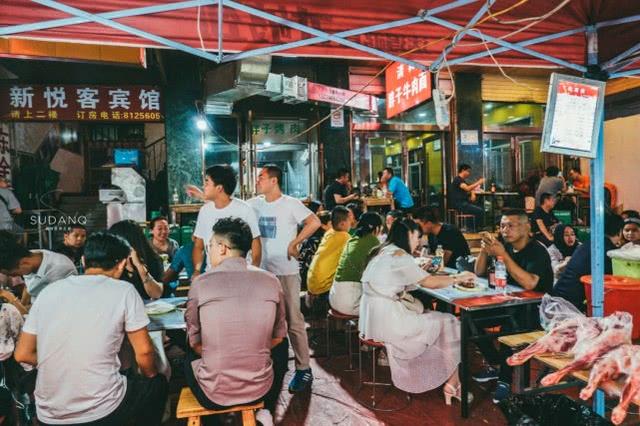 正宁路小吃夜市，兰州正宁路夜市美食位置