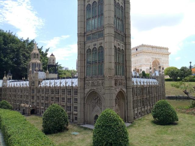 深圳世界之窗晚上有什么看点，最好的风景在门口