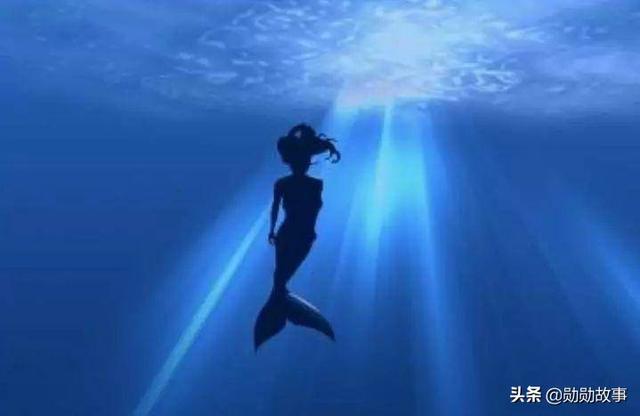 世界上有没有美人鱼，世界上到底有没有美人鱼之谜（900米深海拍到美人鱼）
