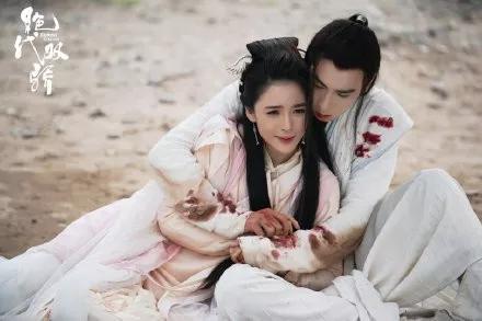 绝代双骄胡一天版本12集，胡一天一人分饰两角