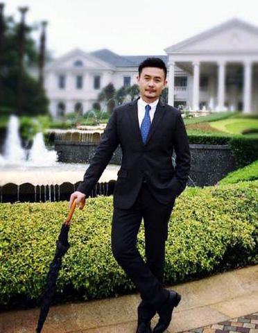 著名演員邢岷山：曾打抱不平被毀容，帶著平凡妻子拍戲 娛樂八卦吃瓜 第1张