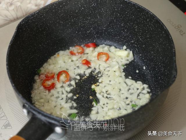 花蛤怎么炒又嫩又香，10分钟上桌鲜美滑嫩