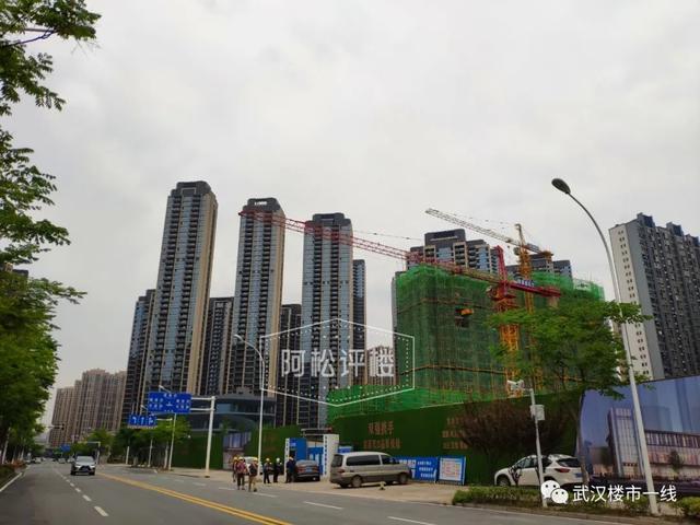 公建化外立面施工需要搭架子吗，公建化外立面是个什么东西