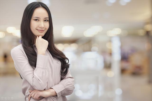 女人出轨闺蜜老公的惨痛代价，我被老公撵出了围城