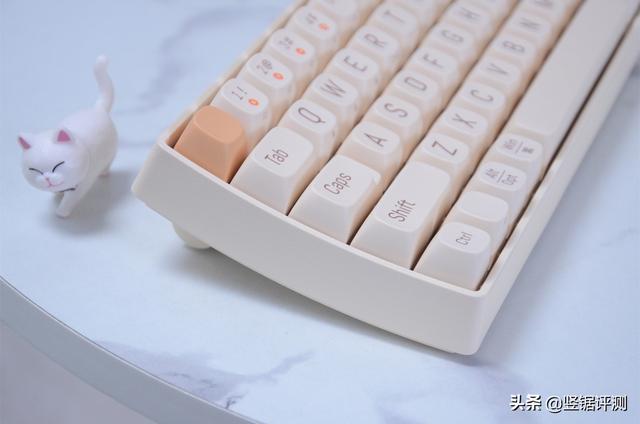 洛斐dot蓝牙机械键盘使用说明，洛斐DOT小黄鸭机械键盘体验