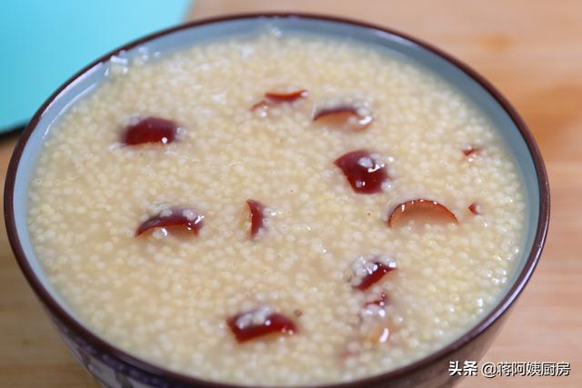 红枣小米粥的做法，红枣小米粥的10种食谱（它是一种具有较高营养价值的益智粥品）