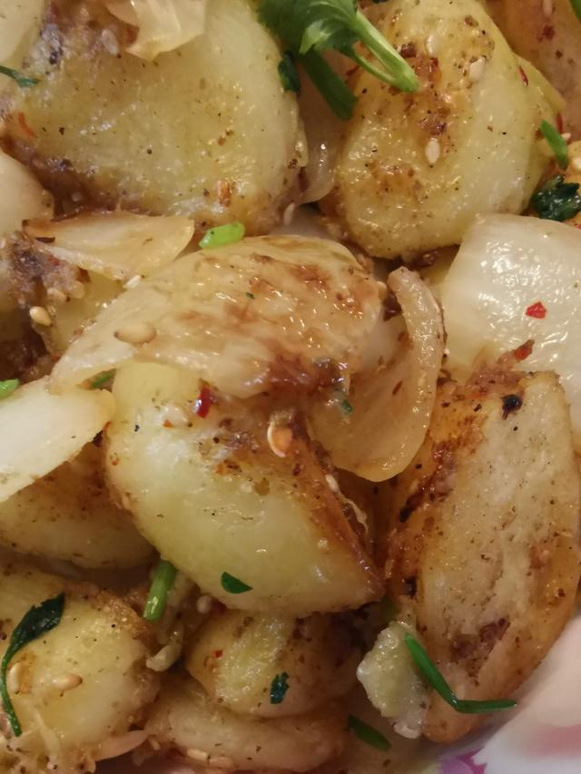 土豆炒洋葱的家常做法，大厨教你秘制做法