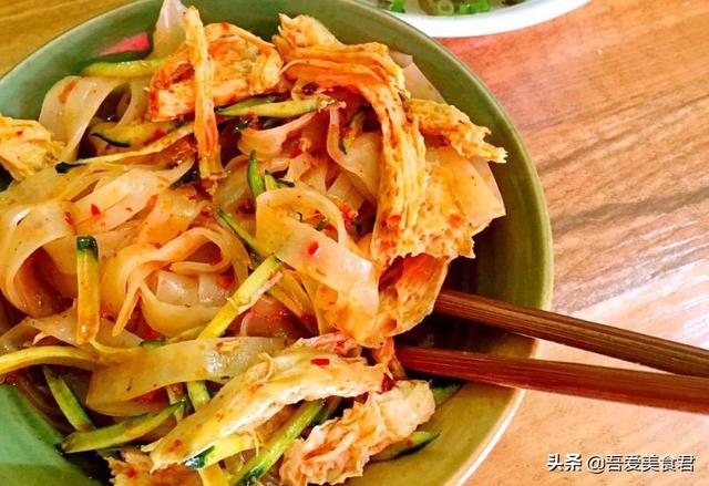 陕西凉皮的做法及调味方法，陕西最著名的两款凉皮配方