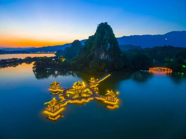 肇庆七星岩好玩吗，游肇庆七星岩美景说说