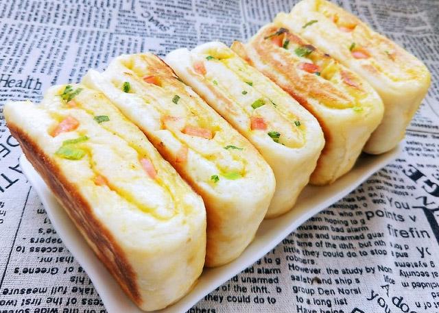 家常早餐鸡蛋饼，13种家常鸡蛋饼的做法（在家早餐鸡蛋饼如何制作）