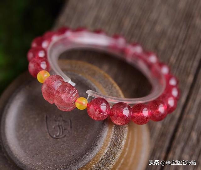 白水晶和红草莓晶有什么区别，读完这篇文章让你更加认识草莓晶