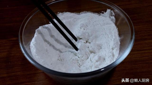 传统老红糖年糕的做法，小时候最爱吃的红糖年糕条