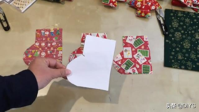 新年礼物怎么做手工，如何手工自制新年礼物